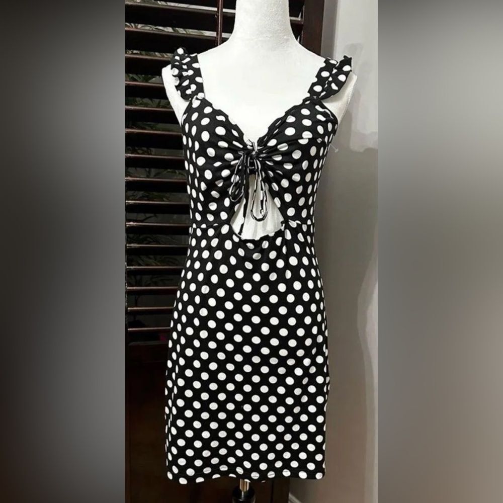 NWOT VERO MODA Polka Dot Tie Dress, Large